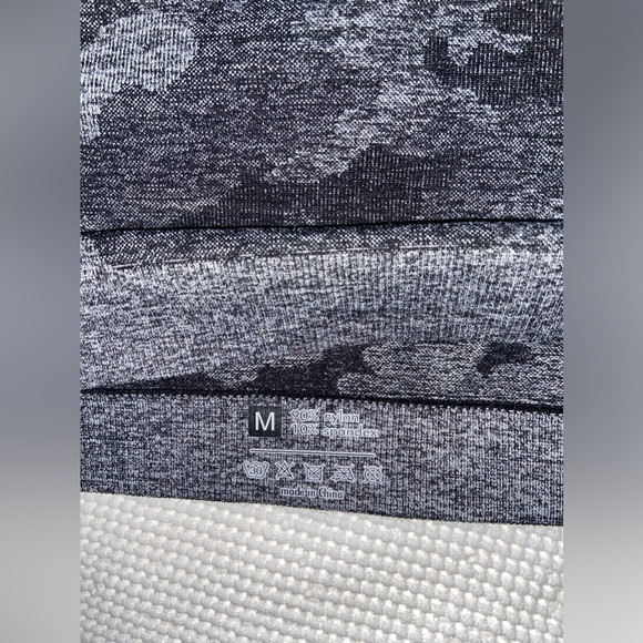 Women’s Gymshark Adapt Camo Seamless Long Sleeve Crop Top size medium - Picture 7 of 16